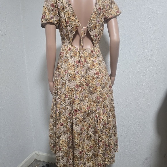 DressMadewell Puff Sleeve Open Tie Back Front Reversible Midi - Picture 5 of 11